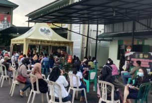 Komando Distrik Militer 0410 Kota Bandar Lampung kerja sama dengan RS DKT Lampung menggelar vaksinasi