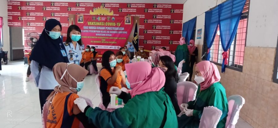 Lapas Perempuan Kelas IIA Bandar Lampung Gelar Vaksinasi 300 Dosis Tahap Pertama