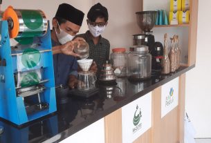 PLN Dukung Usaha Kopi Pesantren di Cilegon, Omzet Melonjak 4 Kali Lipat