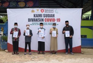 Ponpes Annida Bersama Polresta Lampung Selatan Sukses Gelar 1000 Vaksinasi untuk Santri dan Warga Sekitar