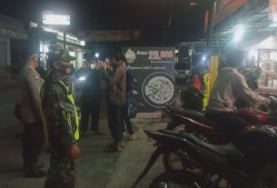 Tetap Himbau Warga Walau Sedang Patroli Malam