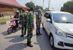 Sutiyono bersama Satgas Covid 19, Melakukan penyekatan kendaraan