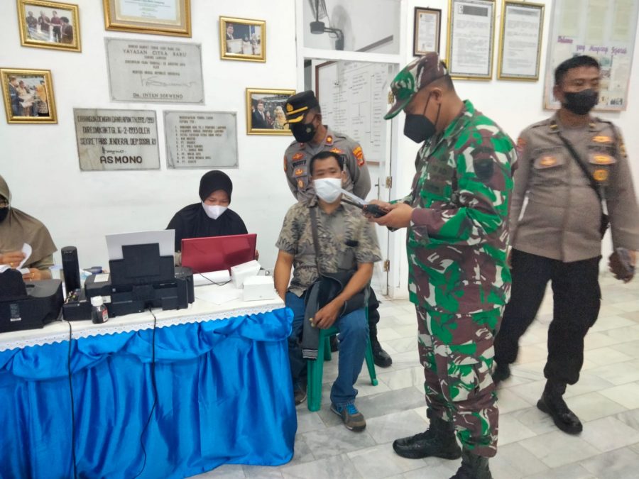 Dukung Program Pemerintah TNI dan Polri Memantau Pelaksanaan vaksinasi