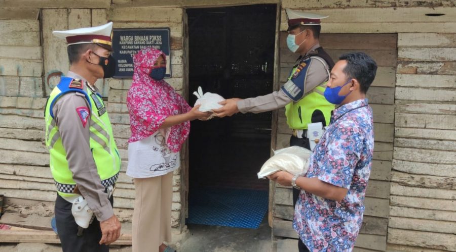 Sambut Hari Sumpah Pemuda Ke-93, Satlantas Polres Tulang Bawang Gelar Baksos