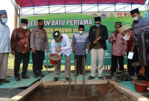 BUPATI PESISIR BARAT HADIRI PELETAKAN BATU PERTAMA PESANTREN MAQWA KRUI