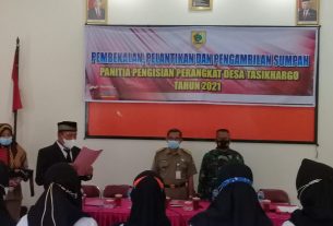 Bersama Babinsa Tasikhargo, Danramil 14/Jatisrono Hadiri Pembekalan, Pelantikan Dan Pengambilan Sumpah Panitia Pengisian Perangkat Desa