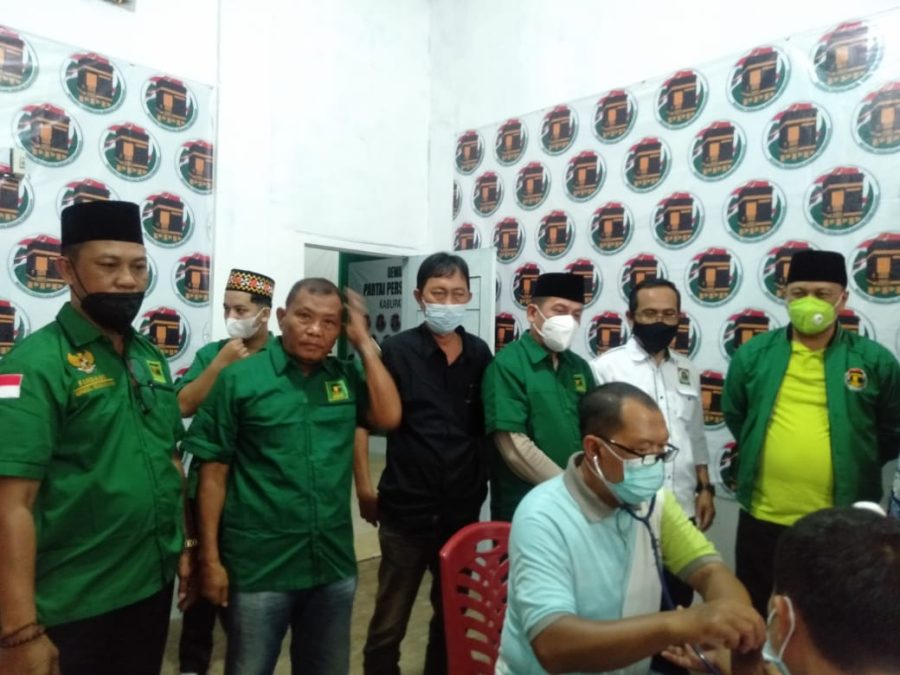 Pengurus DPC Partai PPP Lampung Timur Menggelar Vaksinasi Dosis Pertama