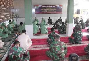 Peringatan HUT TNI ke-76 Kolonel Inf Romas Herlandes ikuti acara do'a bersama