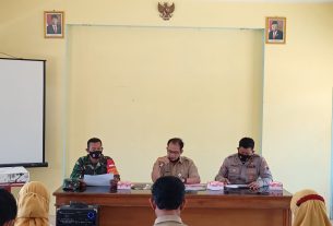 Danramil 06/Batuwarno Hadiri Rakor Evaluasi Kegiatan Vaksinasi Covid-19 Dan Persiapan Seleksi Rekrutmen Perangkat Desa