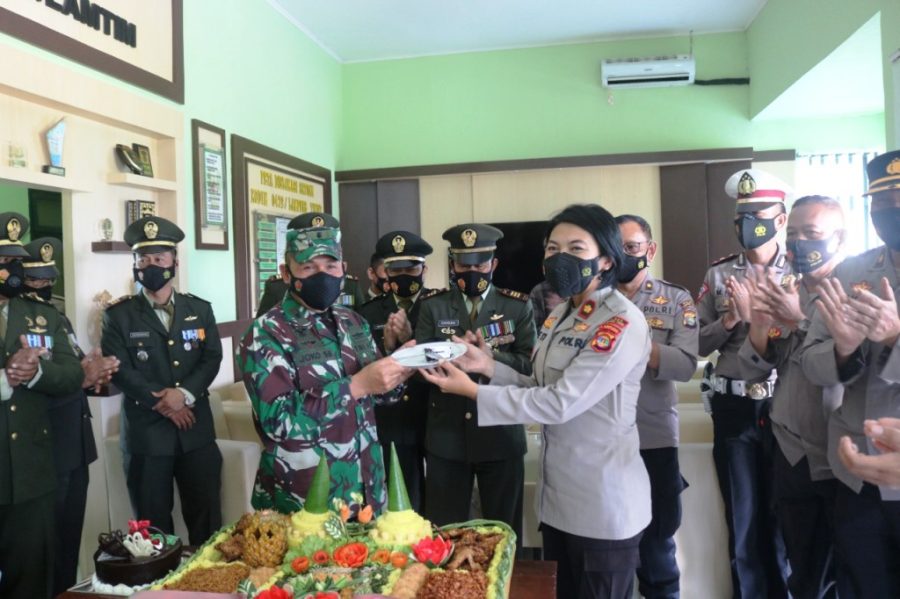 Hari Jadi TNI Ke-76, Kodim 0429/Lamtim Terima Surprise Dari Polres Lamtim