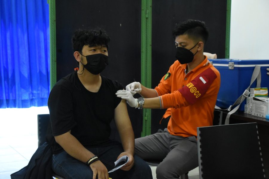 IIB Darmajaya–Biddokkes Polda Lampung Gelar Vaksinasi