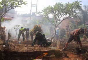 Karya Bakti Koramil 410-01/Panjang Laksanakan Grebek Makam