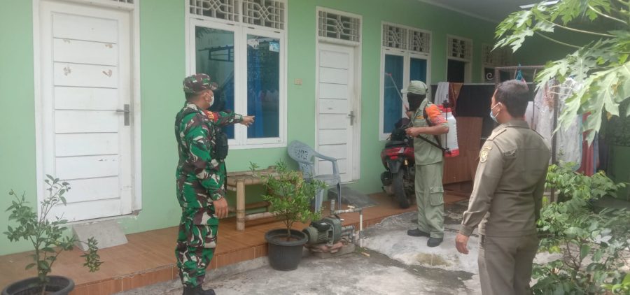 Serda Frendi Mendamping Satgas Melaksanakan Penyemprotan Disinfektan
