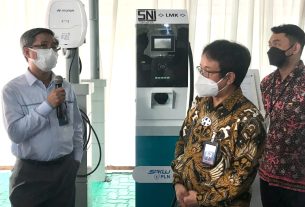 PLN Pusertif Jadi Lembaga Pertama yang Memberikan SNI pada SPKLU