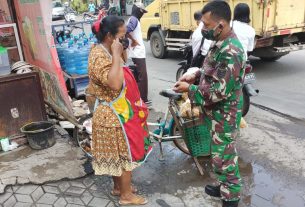 PPKM Level 2 Di Kota Solo, Babinsa Kelurahan Kepatihan Kulon Tetap Ingatkan Warga Patuhi Protkes