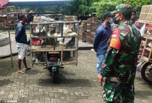 Pasar Burung Depok Menjadi Incaran Penerapan PPKM Level 2 Oleh Babinsa Kelurahan Manahan