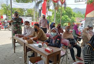 Sinergi Koramil 06/Batuwarno Bersama Seluruh Stakeholder Dampingi Pelaksanaan Vaksinasi