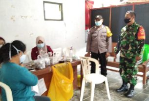 Sinergritas TNI Polri Di Desa Gunung, Dukung Kegiatan Vaksinasi