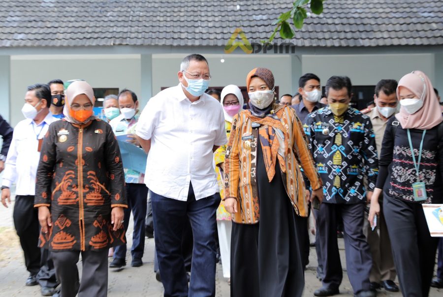 Wagub Chusnunia Buka Sosialisasi dan Edukasi Pengawasan Sumber Daya Perikanan di Pelabuhan Pelelangan Lempasing