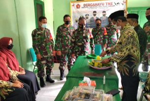 Wujud Sinergisitas Dengan Seluruh Komponen Masyarakat, MWC NU Dan Ponpes Gani Tirtoasri Datangi Makoramil Tirtomoyo Bawa Tumpeng Berikan Ucapan HUT TNI Ke-76