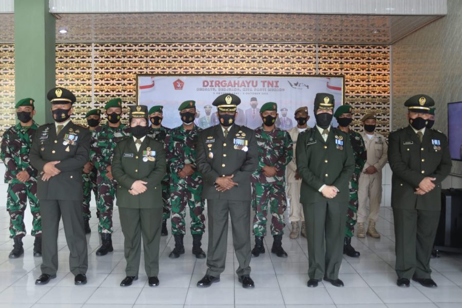 Perwira Bintara Tamtama dan PNS Kodim 0410/KBL Mengikuti Upacara Virtual peringatan HUT TNI