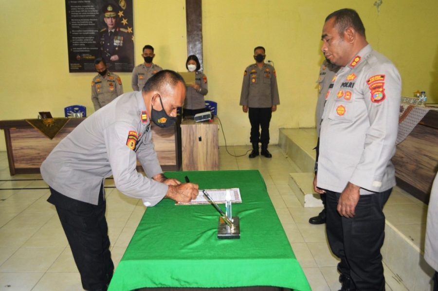 14 Perwira Polres Tulang Bawang Tanda Tangani Surat Pernyataan