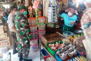 Babinsa Kelurahan Mojosongo Beri Himbuan di Pasar Tradisional