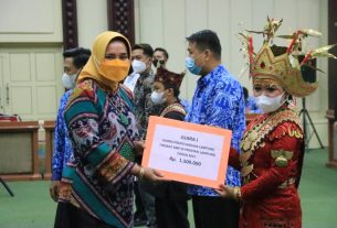 Bunda Literasi Provinsi Lampung Buka kegiatan Hari Kunjung Perpustakaan Dan Bulan Gemar Membaca Tahun 2021