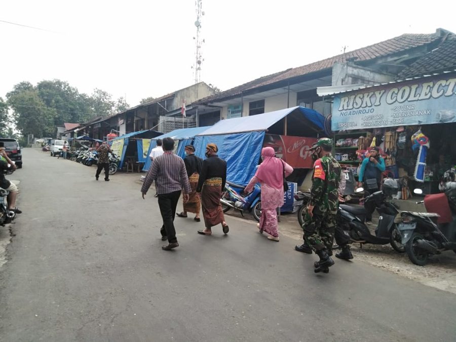 Capain Vaksinasi Tinggi Tak Menyurutkan Koramil Dan Polsek Ngadirojo Gelar Pendisiplinan Protkes