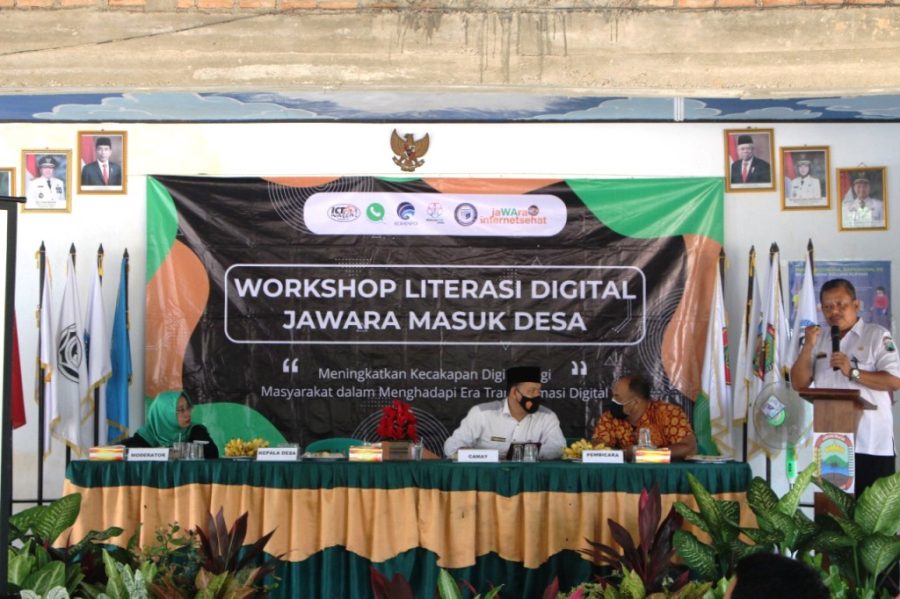 Dosen Darmajaya Berikan Pemahaman Aparatur Desa Hindari Hoax