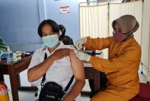 Dukung Percepatan Vaksinasi Untuk Capai Herd Immunity RSAU dr. Siswanto Lanjutkan Vaksin Bagi Masyarakat