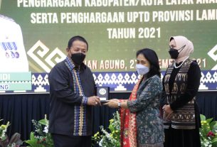 Gubernur Arinal Raih Penghargaan Anugerah Parahita Ekapraya 2020 Kategori Utama