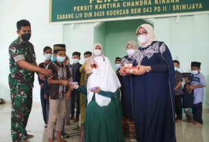 Jumat Berkah, Persit KCK Kodim Lamtim Kembali Berikan Santunan Anak Yatim