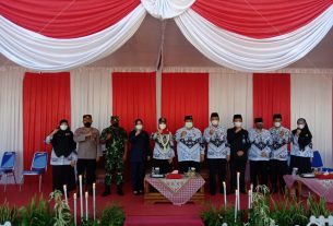 Kasdim 0410/KBL Ikuti Upacara Peringatan Hari Guru Nasional 2021 di Baitul Jannah Islamic School