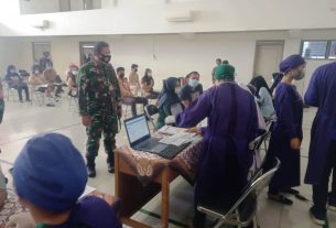 Mayor Anang Nugroho Tinjau Vaksinasi di SMA Fransiskus