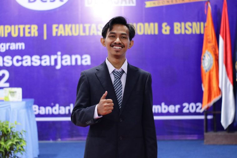 Peraih Beasiswa Bidik Misi ini Wisudawan Terbaik Fakultas di Kampus The Best