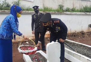 Peringati Hari Pahlawan Kapolres Lampung Utara Pimpin Upacara Ziarah