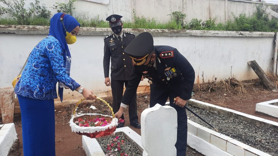 Peringati Hari Pahlawan Kapolres Lampung Utara Pimpin Upacara Ziarah