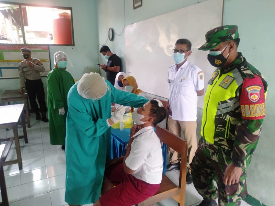 Satgas Covid-19 Kecamatan Jatisrono Laksanakan Rapid Tes Secara Acak Terhadap Guru Dan Siswa SD