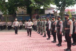 Satu Pleton Anggota Kodim 0728/Wonogiri Ikuti Apel Gelar Pasukan Operasi Zebra Candi 2021 Polres Wonogiri