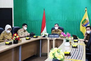 Sekdaprov Lampung Rapat Bersama Mendagri Bahas Penyerapan APBD 2021 dan Strategi 2022-2025