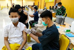 Semangat Hari Pahlawan, Kodim dan Dinkes Bojonegoro Sukseskan Serbuan Vaksinasi