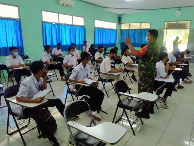 Serbuan Vaksinasi Koramil 410-06 Kedaton Menyasar Pelajar SMK 2 Mei