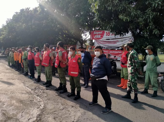 Bersama Warga Serka M Nasirin Ciptakan Lingkungan Bersih