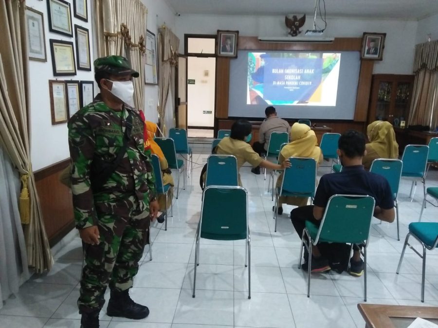 Sertu Rohmad Hadiri Rapat Koordinasi Linsek di UPTD Puskesmas Jayengan