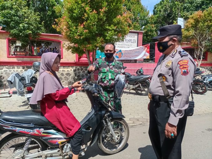 Sinergi TNI-Polri Kecamatan Puhpelem Dalam Penanggulangan Covid-19