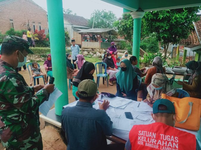 Koramil 410-03/TBU Gelar Vaksinasi Covid-19 di Pemukiman Warga Wilayah Binaan