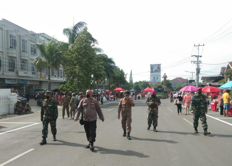 Tegakan Disiplin Prokes, Anggota Kodim 0410/KBL Bersama Satgas Covid 19 Imbau Masyarakat Patuhi 5M