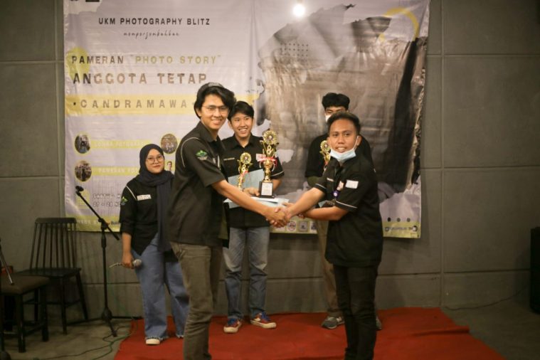 Tiga Mahasiswa IIB Darmajaya Borong Juara Lomba Fotografi se Bandarlampung