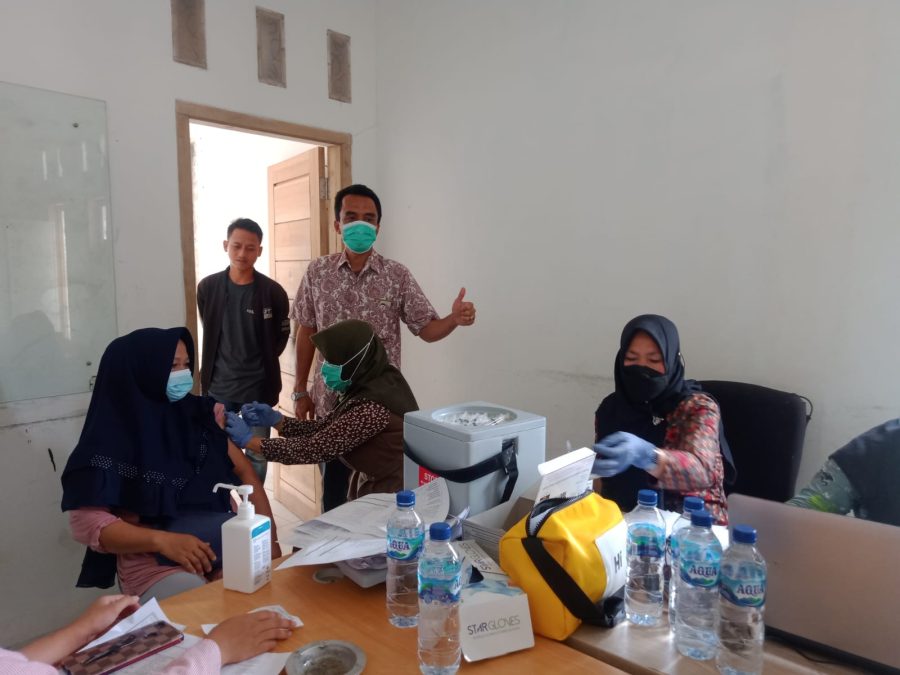 Vaksinasi OJK-APINDO Lanjut, 300 Lampung Selatan, 232 Way Kanan